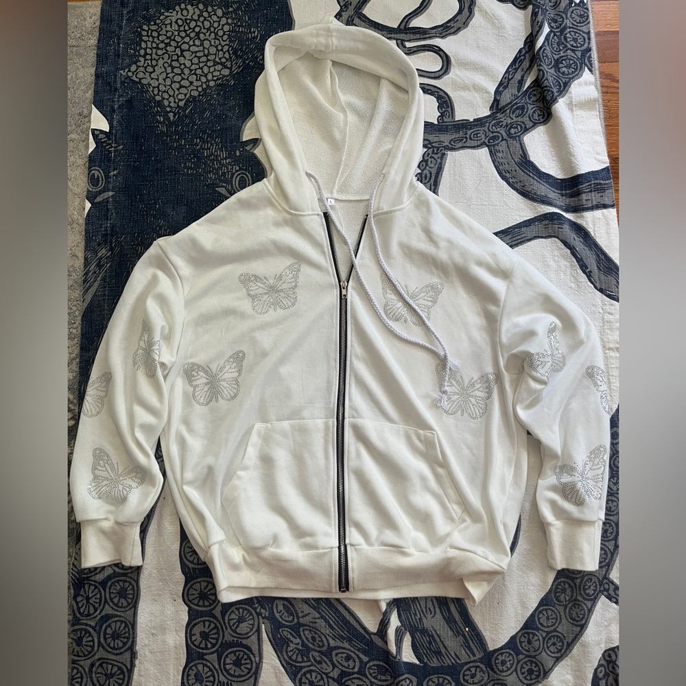 Sweatsuit NWOT Size Small but labeled a L